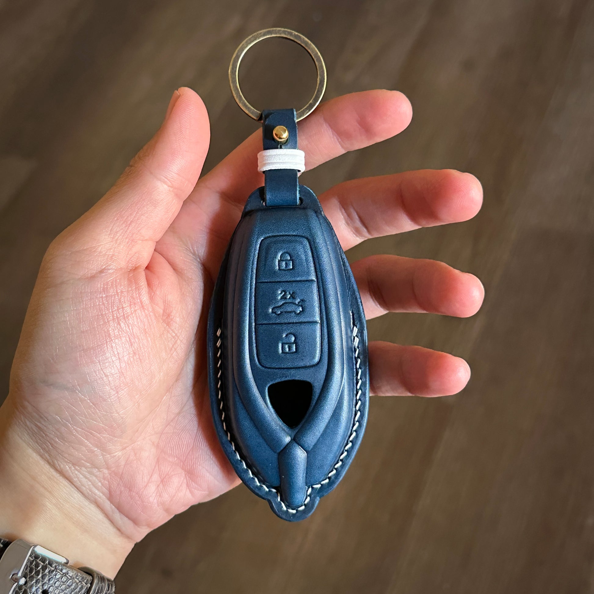Handmade blue Buttero Leather Key Case for Lamborghini Urus